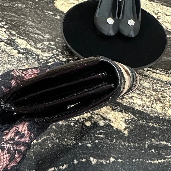 Burberry Black Novacheck Canvas and Patent Leather Penrose Continental Wallet - Picture 12 of 13